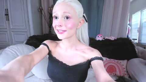 bambidoll00 @ myfreecams on 20231122