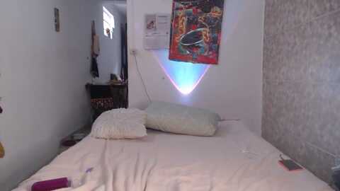 lauraflor @ myfreecams on 20231122