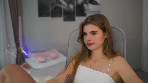 rileyreid_18 @ myfreecams on 20231122