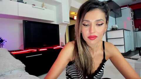 smileytinaa @ myfreecams on 20231122
