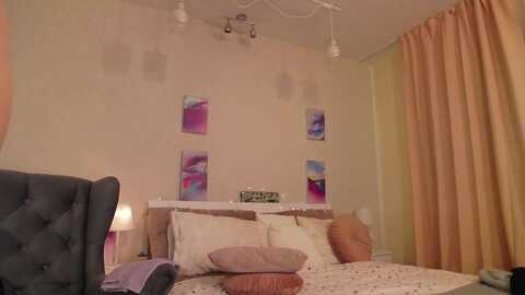 alisiak @ myfreecams on 20231124