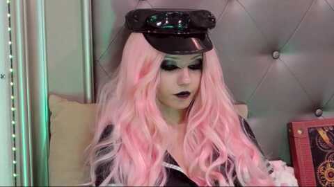 freyagold @ myfreecams on 20231124