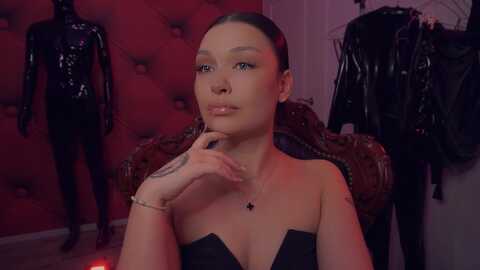 missluxxandra @ myfreecams on 20231124