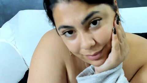 anakareni @ myfreecams on 20231126