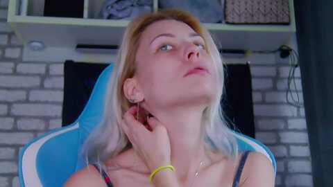 karoline121 @ myfreecams on 20231128