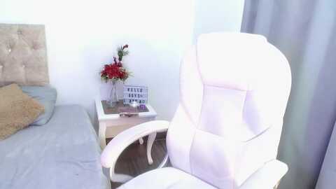laura_connor @ myfreecams on 20231129