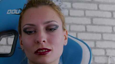 karoline121 @ myfreecams on 20231130