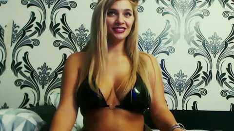 lorehottie @ myfreecams on 20231130