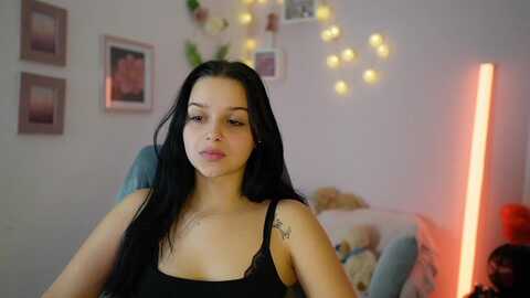 sola_zola18 @ myfreecams on 20231130
