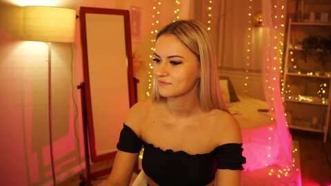 aurora_sweet @ myfreecams on 20231203