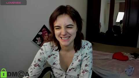 lovelymirra @ myfreecams on 20231203