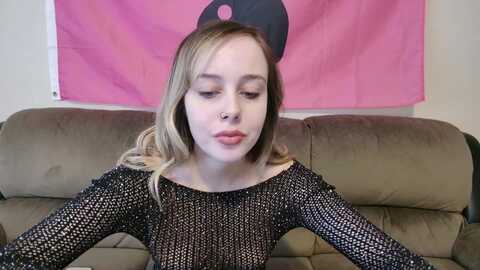 lunalovelyy @ myfreecams on 20231205