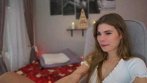 rileyreid_18 @ myfreecams on 20231205