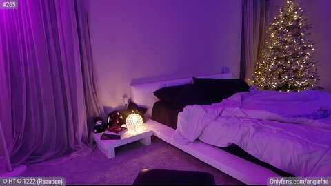 angiefae @ myfreecams on 20231209