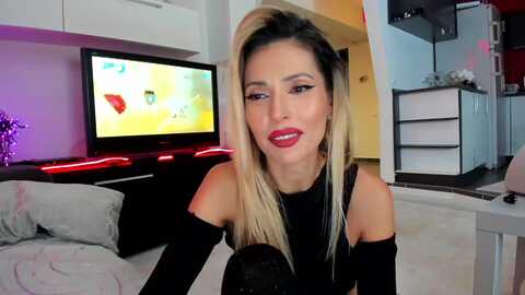 smileytinaa @ myfreecams on 20231209
