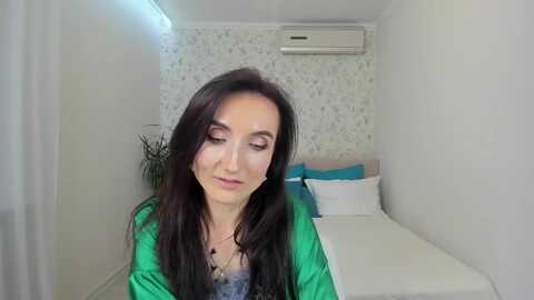 yuliya__28 @ myfreecams on 20231210