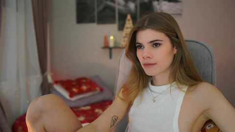 rileyreid_18 @ myfreecams on 20231212