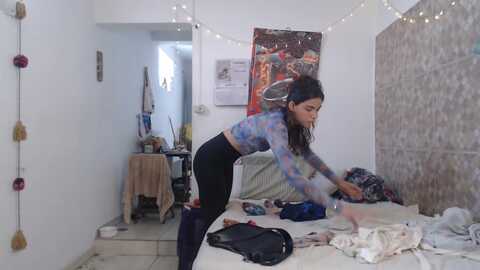 lauraflor @ myfreecams on 20231213