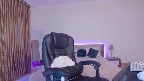 lorettelorena @ myfreecams on 20231213