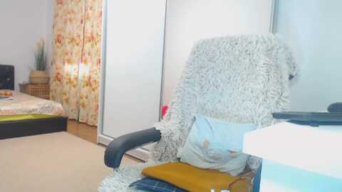 merlyn4u @ myfreecams on 20231214