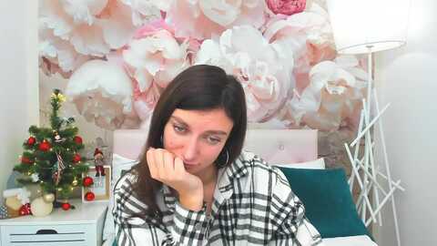 luckysandra @ myfreecams on 20231215