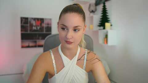 natalliastarr @ myfreecams on 20231216