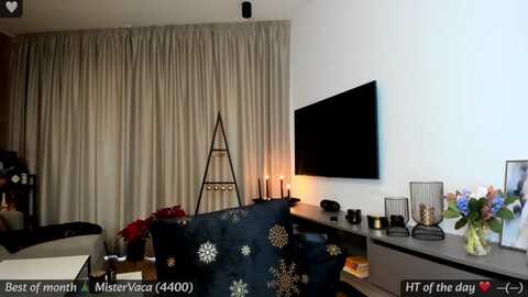 mi_ha @ myfreecams on 20231217