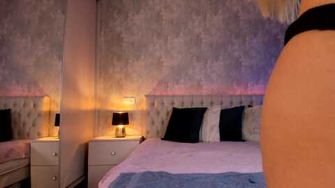 mq_raisa @ myfreecams on 20231217