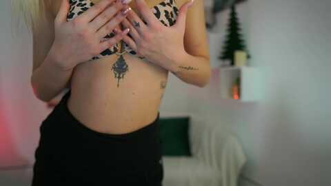 natalliastarr @ myfreecams on 20231217