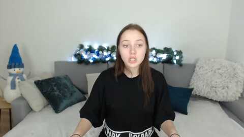 serenasantos @ myfreecams on 20231217