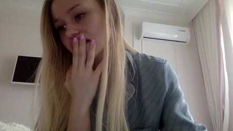 stellasol @ myfreecams on 20231217