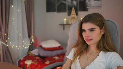 rileyreid_18 @ myfreecams on 20231220