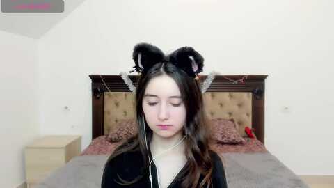 kirasupreme @ myfreecams on 20231221