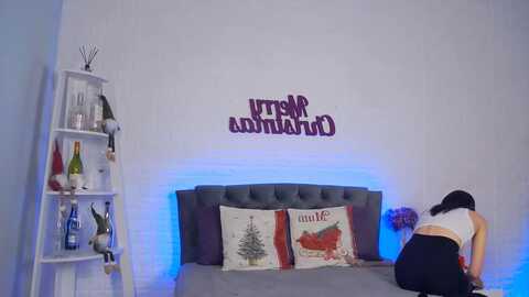 krissdevis @ myfreecams on 20231221