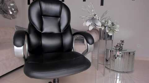 katienolan @ myfreecams on 20231226