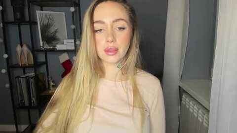 flowercoralie @ myfreecams on 20231227