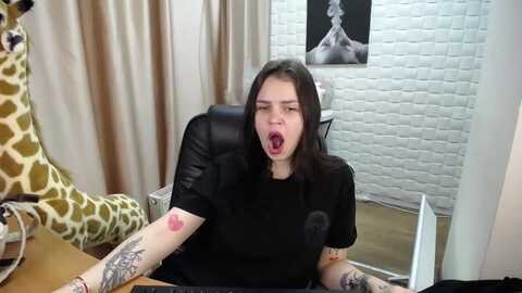 gianna_dior @ myfreecams on 20231227