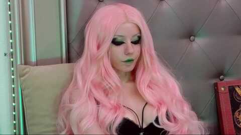 freyagold @ myfreecams on 20231228