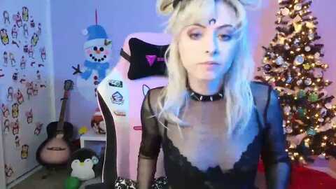 elunaxc @ myfreecams on 20231230