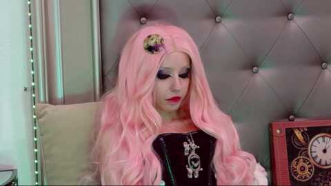 freyagold @ myfreecams on 20231230