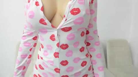 elfleurit @ myfreecams on 20240104