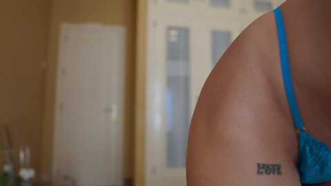 aminna_bae @ myfreecams on 20240106