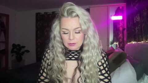 larabirthday @ myfreecams on 20240108