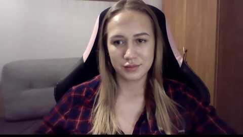 catrinlips @ myfreecams on 20240109