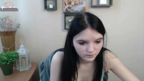 shy_gloriia_g @ myfreecams on 20240114