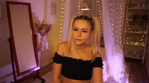 aurora_sweet @ myfreecams on 20240115