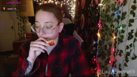 ladyelectra69 @ myfreecams on 20240117
