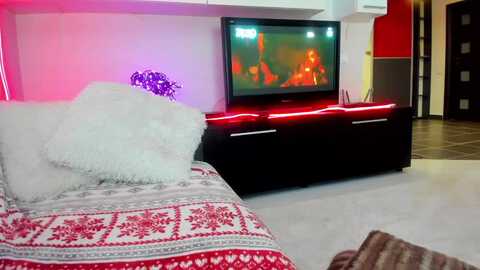 smileytinaa @ myfreecams on 20240117