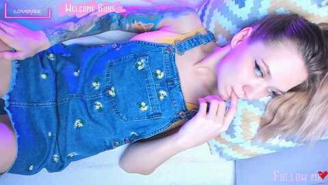kota_sky @ myfreecams on 20240124