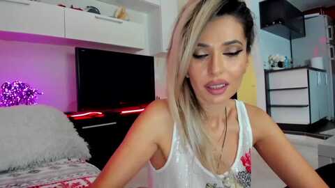 smileytinaa @ myfreecams on 20240130